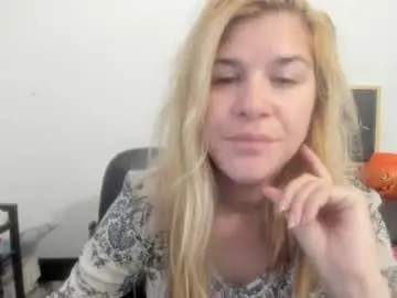 Chaturbate Live Porn of artsyandcraftsy_