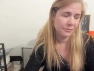 Chaturbate Nude Webcam of artsyandcraftsy_