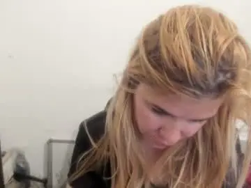 Chaturbate Free Live Porn of artsyandcraftsy_