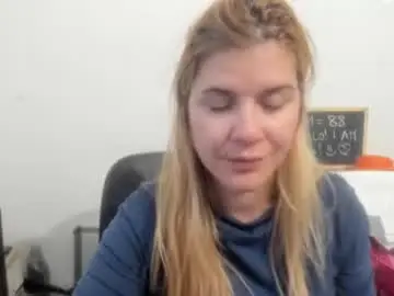 Chaturbate Free Live Porn of artsyandcraftsy_