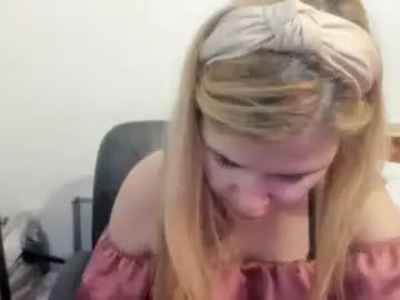 Chaturbate Nude Webcam of artsyandcraftsy_