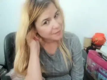 Chaturbate Nude Webcam of artsyandcraftsy_