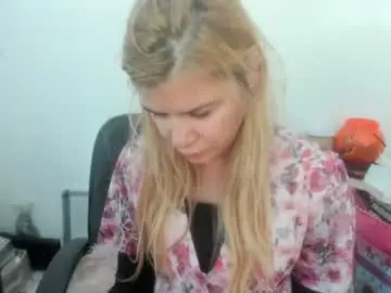 Chaturbate Adult Video Chat of artsyandcraftsy_