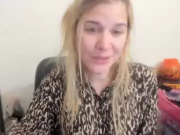 Chaturbate Free Live Porn of artsyandcraftsy_