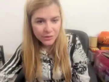 Chaturbate Free Porn Cam of artsyandcraftsy_
