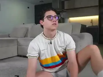 Chaturbate Free Live Porn of theohawke_