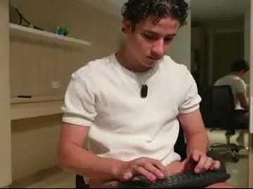 Chaturbate Free Live Porn of theohawke_
