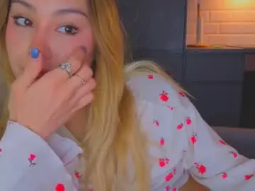 Chaturbate Live Porn of strawberrypie99