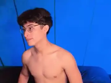 Chaturbate Adult Video Chat of aaron_eze