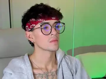 Chaturbate Best live sex cam show of erisleon