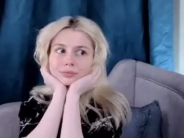 Chaturbate Live Sex Cam of hi_popsy