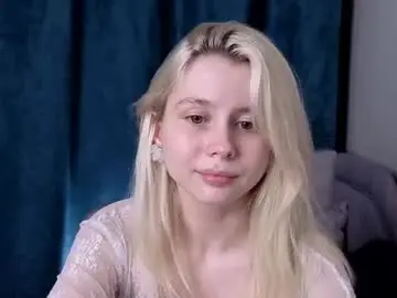 Chaturbate Live Sex Cam of hi_popsy