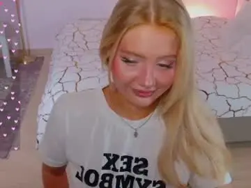Chaturbate Live Sex Cam of oliviabr0wn