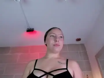 Chaturbate Nude Webcam of tiara19cute