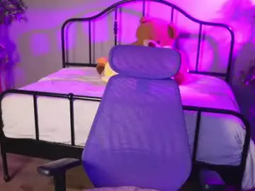 Chaturbate Live Sex Cam of emma_lirys