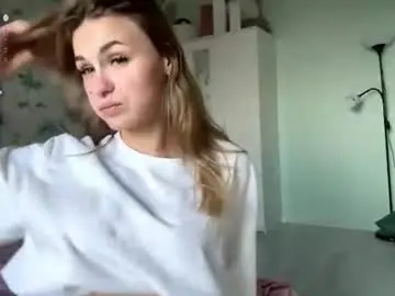 Chaturbate Live Sex Cam of shalandaconnyer