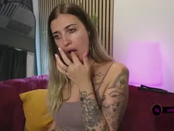Chaturbate Sex Chat of ema_reese