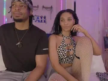 Chaturbate Live Sex Cam of lavahmoon