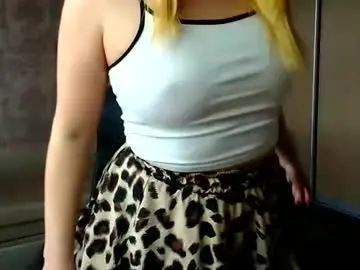Chaturbate Live Sex Cam of _mila_la_