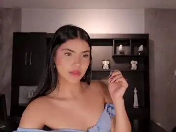 Chaturbate Free Live Porn of mialaurence_