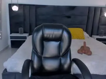 Chaturbate Sex Cam of mialaurence_