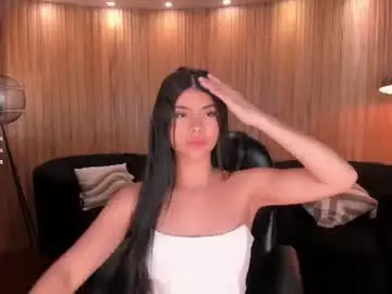 Chaturbate Free Live Porn of mialaurence_