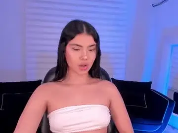 Chaturbate Best live sex cam show of mialaurence_