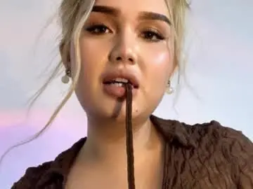 Chaturbate Live Sex Cam of stassy_baby101