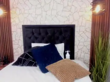 Chaturbate Live Sex Cam of antoneella_russo