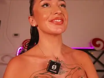 Chaturbate Live Sex Cam of erikabee