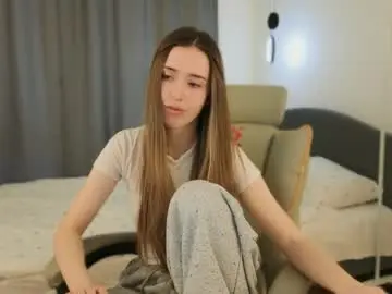 Chaturbate Live Sex Cam of milla_bellaa