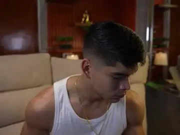 Chaturbate Live Sex Cam of capizzi_