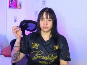 Chaturbate Live Sex Cam of emily_lindey_