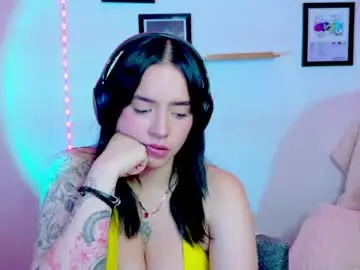 Chaturbate Live Porn of emily_lindey_