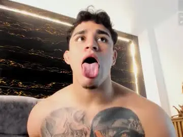 Chaturbate Live Sex Cam of logan_griffin