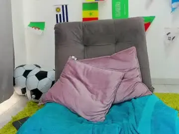 Chaturbate Best Webcam of triiangel_latinboy