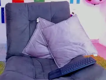 Chaturbate Nude Webcam of triiangel_latinboy