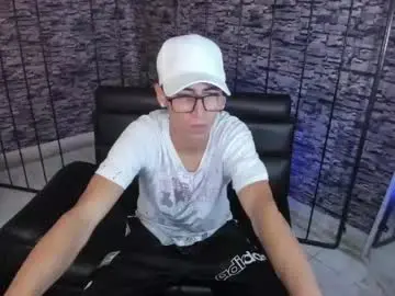 Chaturbate Adult Video Chat of torn_boy