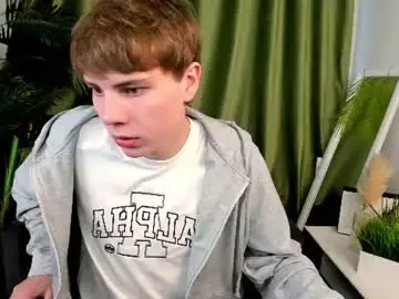 Chaturbate Live Sex Cam of andyjey_