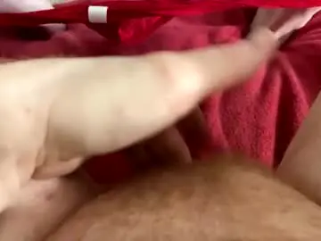 Chaturbate Live Sex Cam of kittyneedsherdaddy