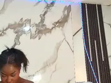 Chaturbate Live Sex Cam of paulinekosh