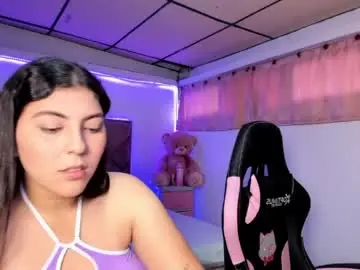 Chaturbate Live Sex Cam of cristal_smith20