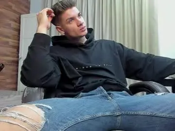 Chaturbate Live Sex Cam of maxkaiden