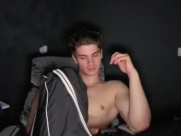 Chaturbate Live Sex Cam of maxkaiden