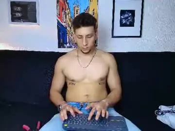Chaturbate Nude Webcam of emiliocum_24