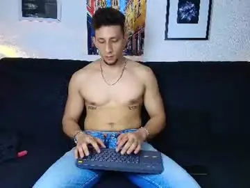 Chaturbate Adult Webcam of emiliocum_24