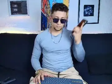 Chaturbate Adult Webcam of emiliocum_24