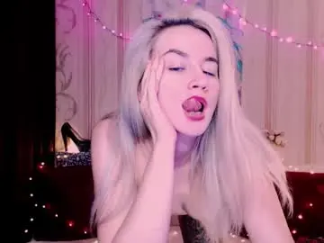 Chaturbate Best live sex cam show of carinfox