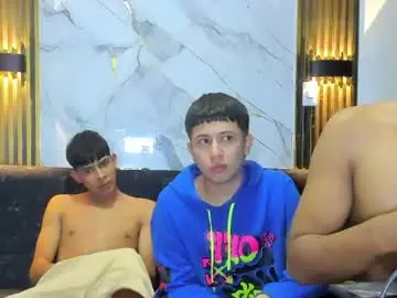Chaturbate Best live sex cam show of cute_boys18