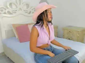 Chaturbate Live Sex of chikibom28